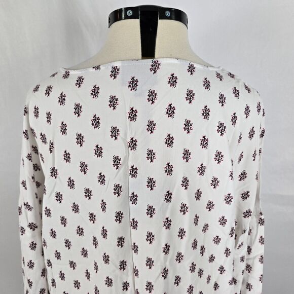 Lane Bryant Blouse Women's 22 / 24 White w/ Floral Long Sleeve Asymmetrical Hem - Picture 6 of 16